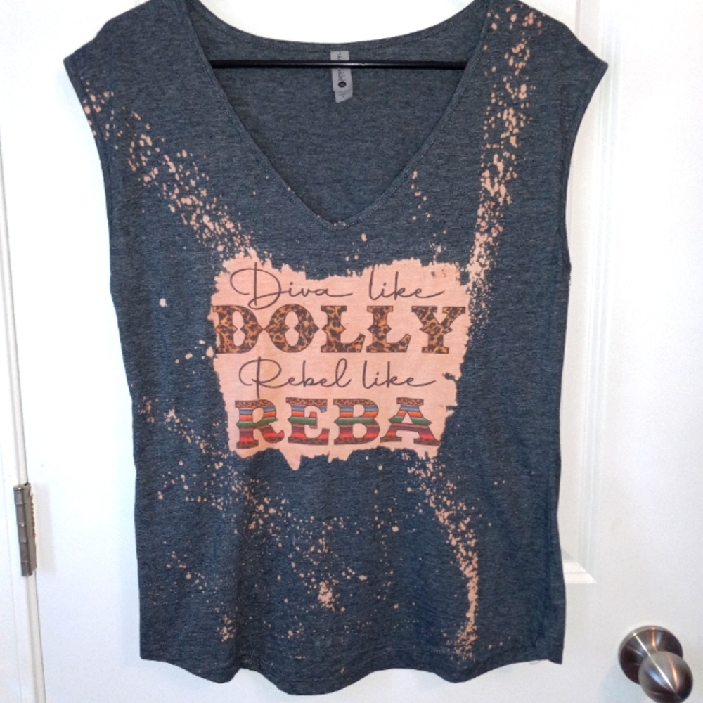 Diva like Dolly shirt! Size XL.